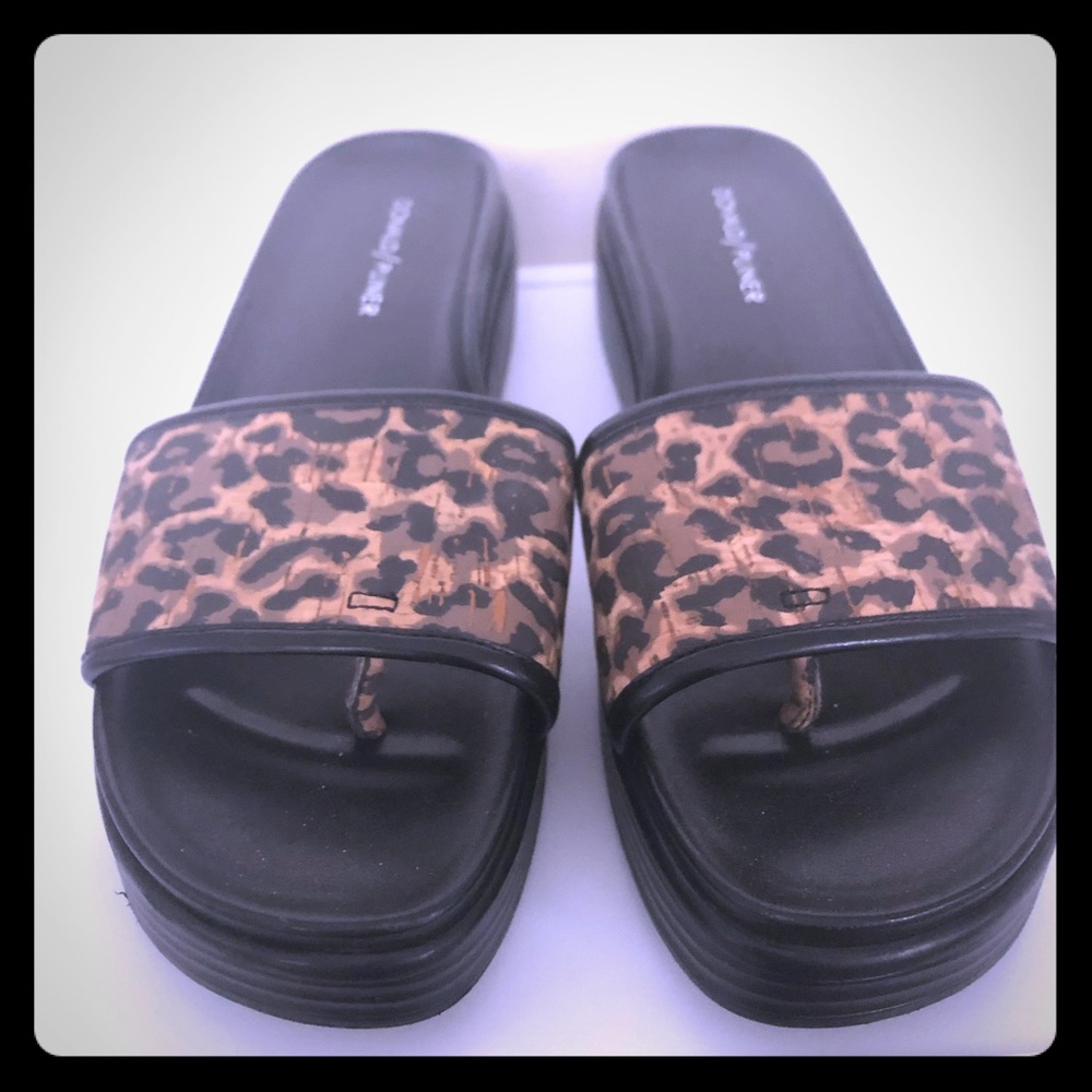COPY - Donald Pliner Slide Sandal- 8 1/2 never us…